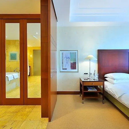 Regent Hotel 5*
